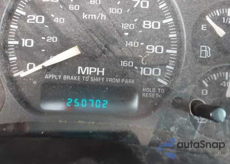 2002 Chevrolet Avalanche 1500 from USA, damaged, VIN 3GNEK13T72G176061